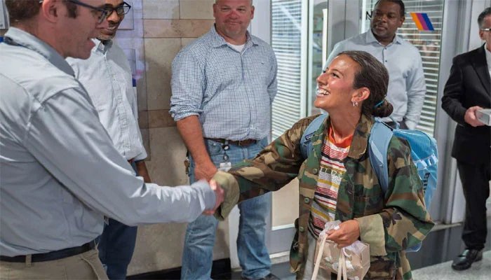 American woman recovers precious ring that was flushed down train toilet