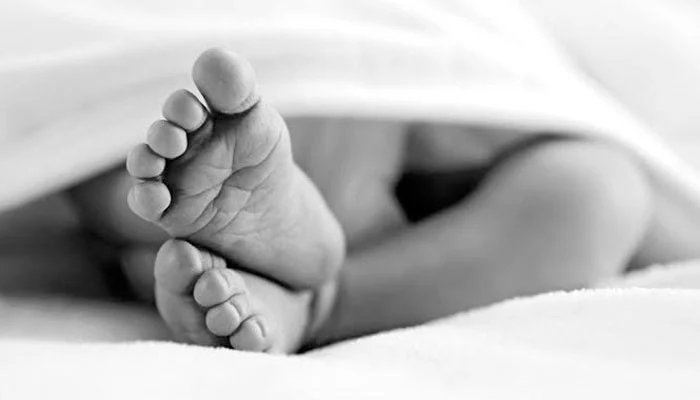 Karachi: A newborn died due to a sharp instrument on his throat during delivery in a private hospital