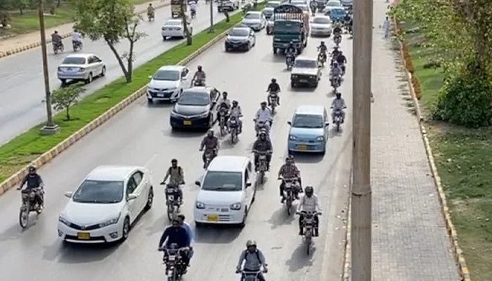 Karachi: Traffic has been restored on several roads that were closed last night
