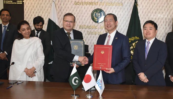 Signing of grant agreement for flood protection project between Pakistan and Japan