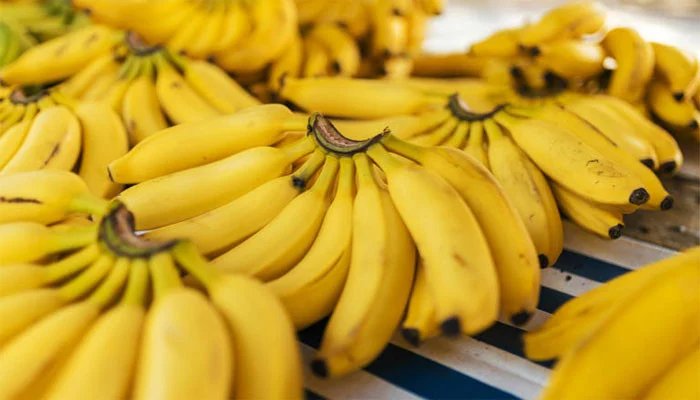 Wrapping aluminum foil over banana stalks can slow down their blackening process, experts say