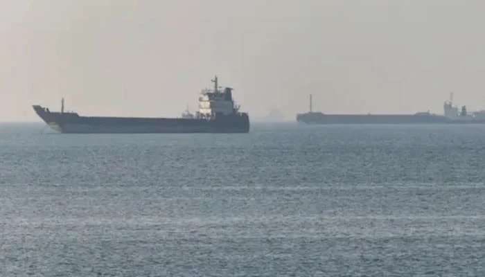 A missile has hit a ship in Hormuz, British agency