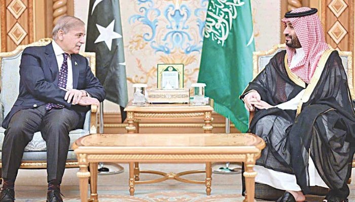 Prime Minister Shehbaz Sharif’s phone call to the Saudi Crown Prince, condemns the Houthi attacks