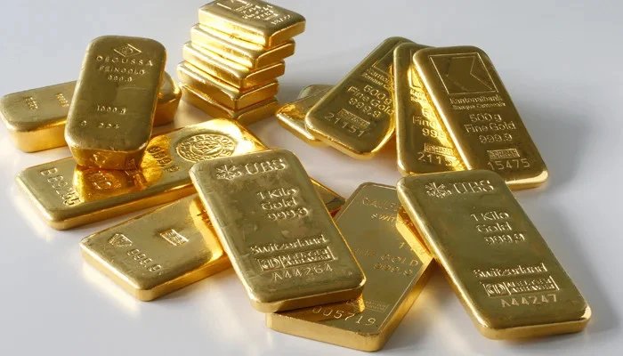 Gold prices in the country hit a record low
