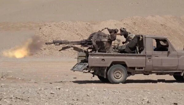 With the retreat of the Yemeni forces, American and Saudi weapons fell into the hands of the Houthis