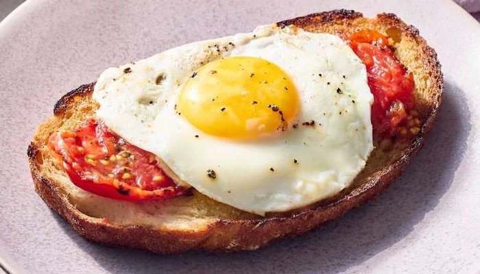 Nutritionists reveal 6 surprising health benefits of eating an egg daily