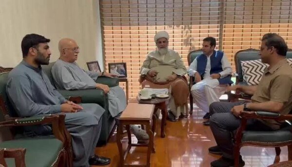 A meeting of the United Opposition, chaired by Achakzai, considered the September 27 long march