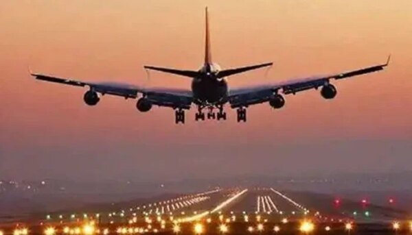 15 flights between Karachi, Lahore, Islamabad were delayed for 13 hours