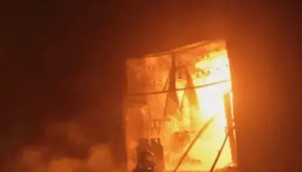 Jamshoro: Terrible fire caused by electric wires, more than 20 shops gutted