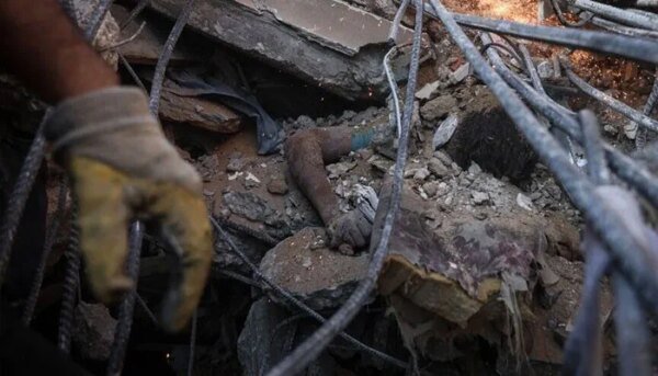 Israeli attacks on Gaza, 3 Palestinians including the son of the head of the Ministry of Health