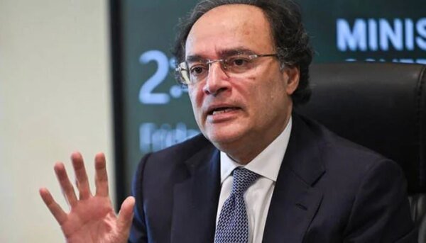 Due to sit-ins, the economy will lose 120 billion rupees per day, said the Federal Finance Minister