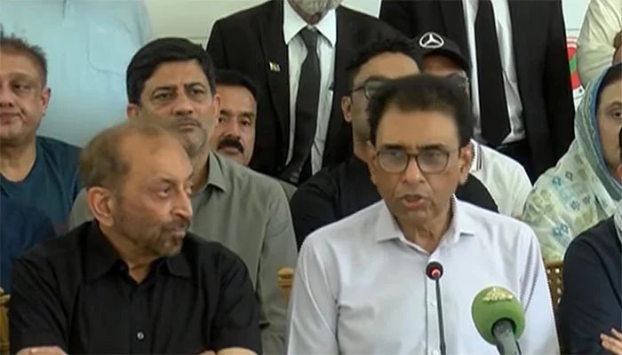 There is a need to create more and more administrative units in the country, Khalid Maqbool